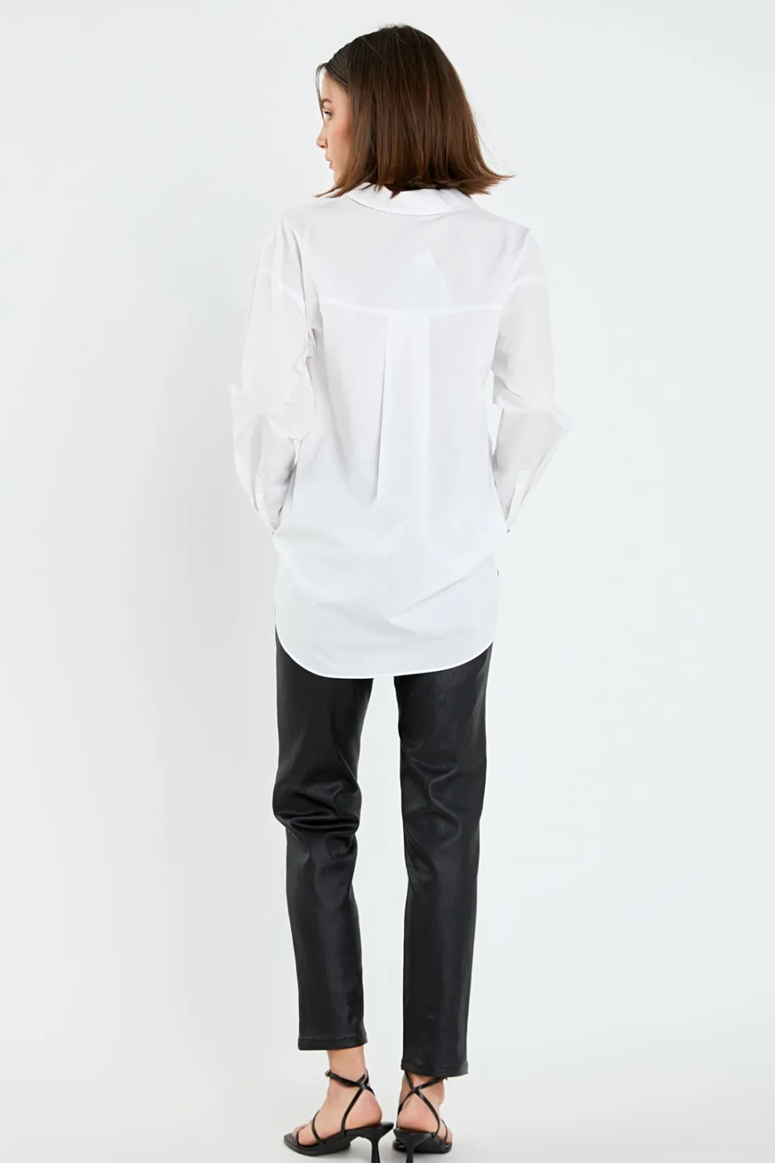 english_factory__oversize_2-5.webp ENGLISH FACTORY Shirts & Blouses*- Oversized Collared Shirt in WHITE
