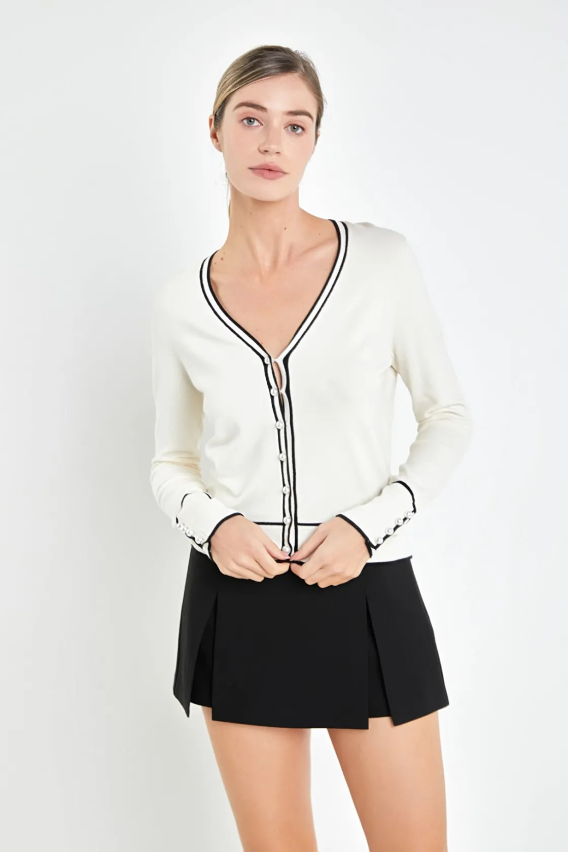 english_factory__pearl_bu_3.webp ENGLISH FACTORY Sweaters & Knits*- Pearl Button Knit Cardigan CREAM/BLACK