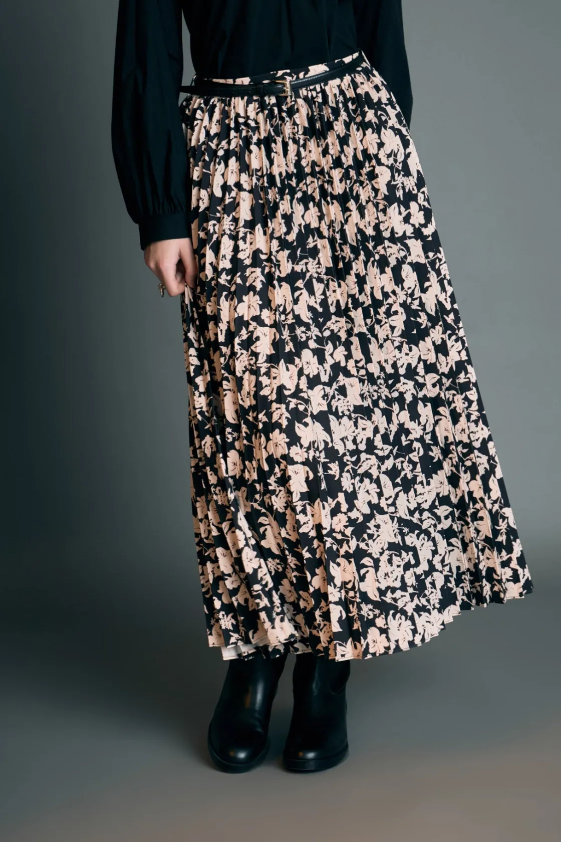 english_factory__pleated__0-8.webp ENGLISH FACTORY Skirts | Tops*- Pleated Print Midi Skirt BLACKMULTI