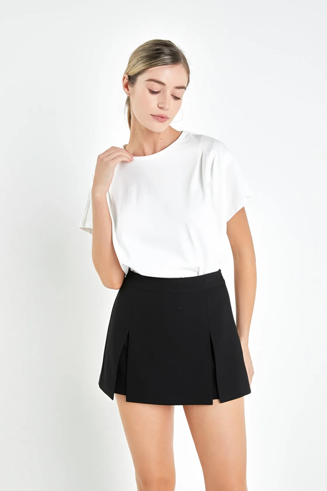 english_factory__pleated__18-1.webp ENGLISH FACTORY Tops*- Pleated Short Sleeve T-Shirt