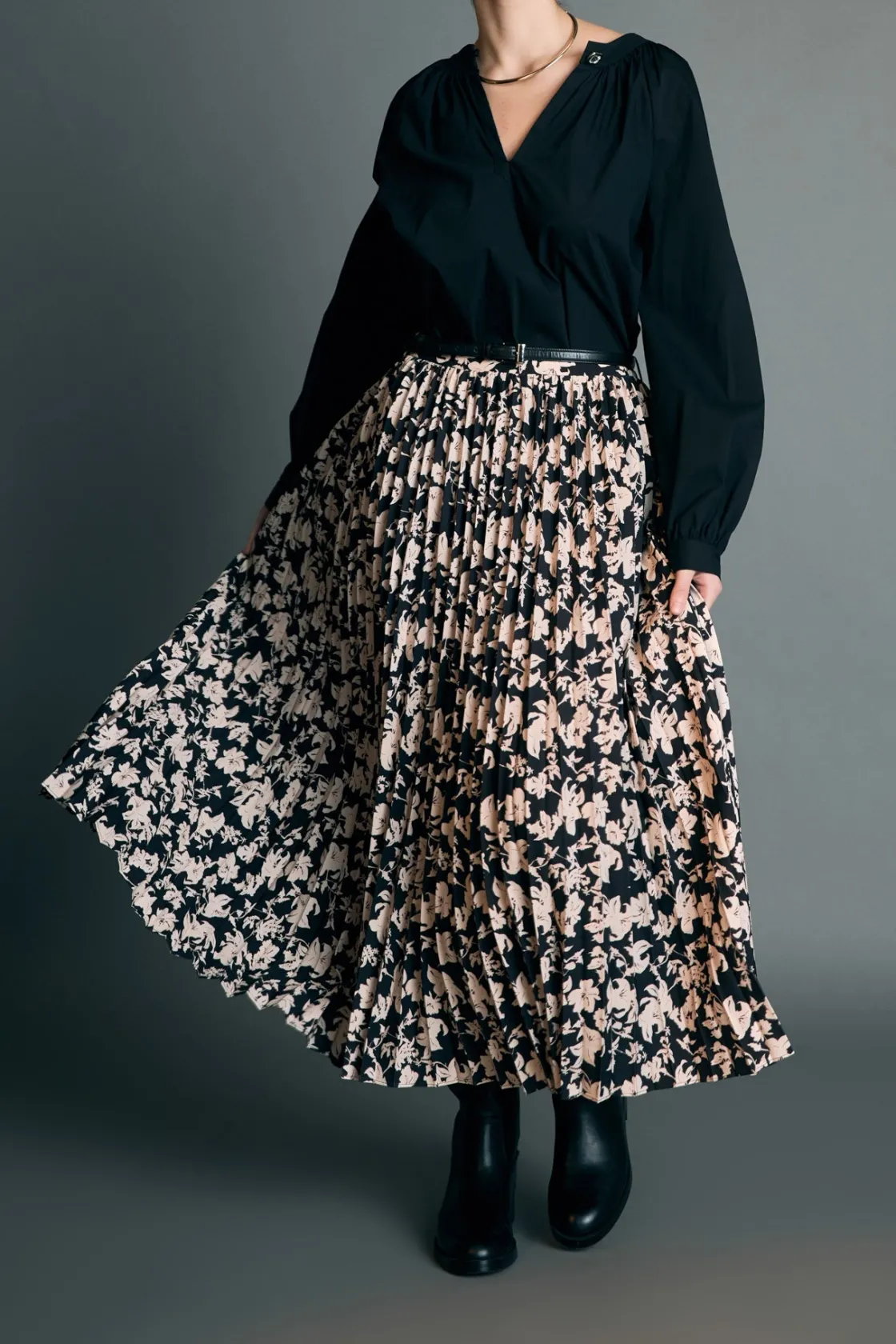english_factory__pleated__3-8.webp ENGLISH FACTORY Skirts | Tops*- Pleated Print Midi Skirt BLACKMULTI