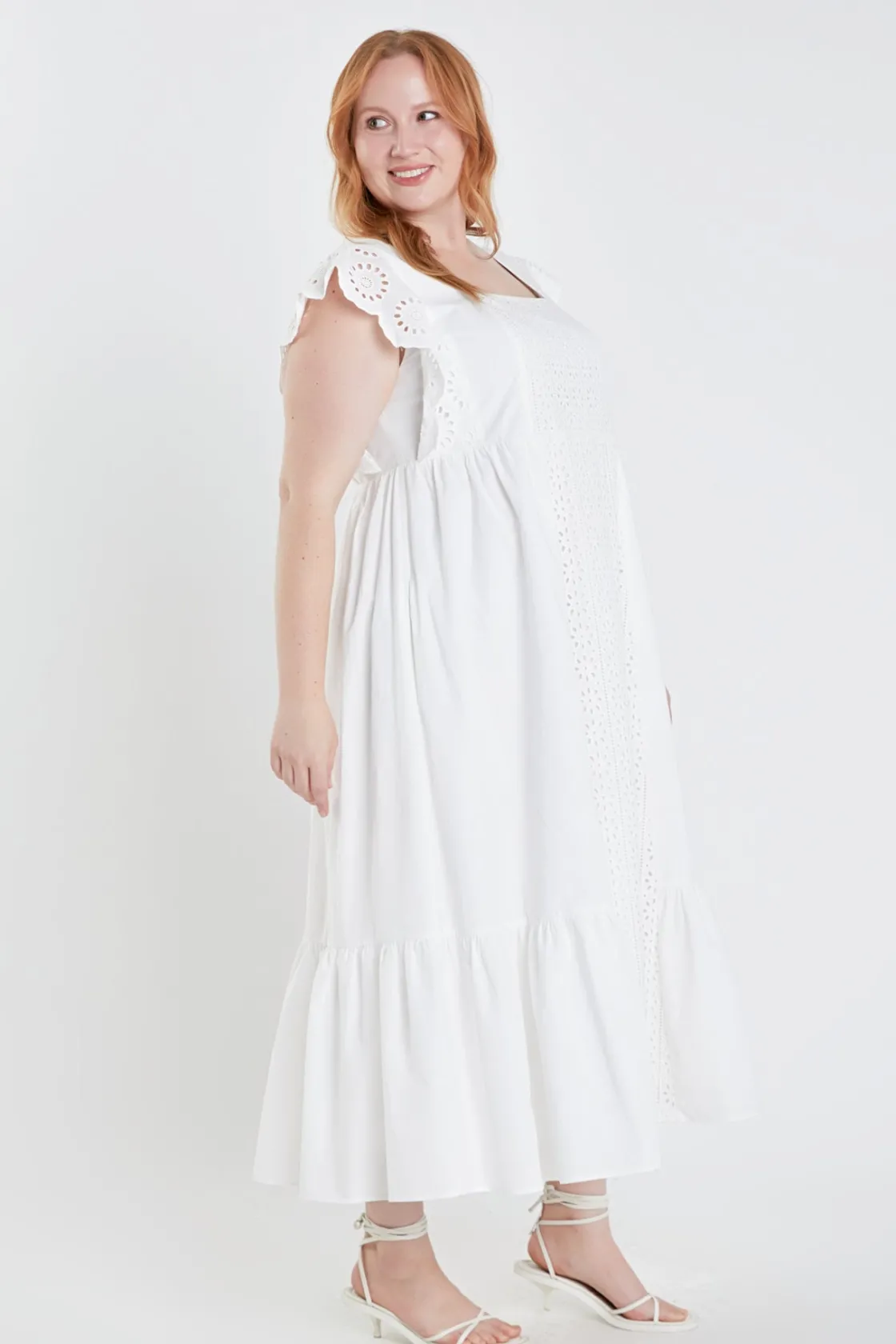 english_factory__plus_siz_1-5.webp ENGLISH FACTORY Tops*- Plus Size Eyelet Maxi Dress WHITE
