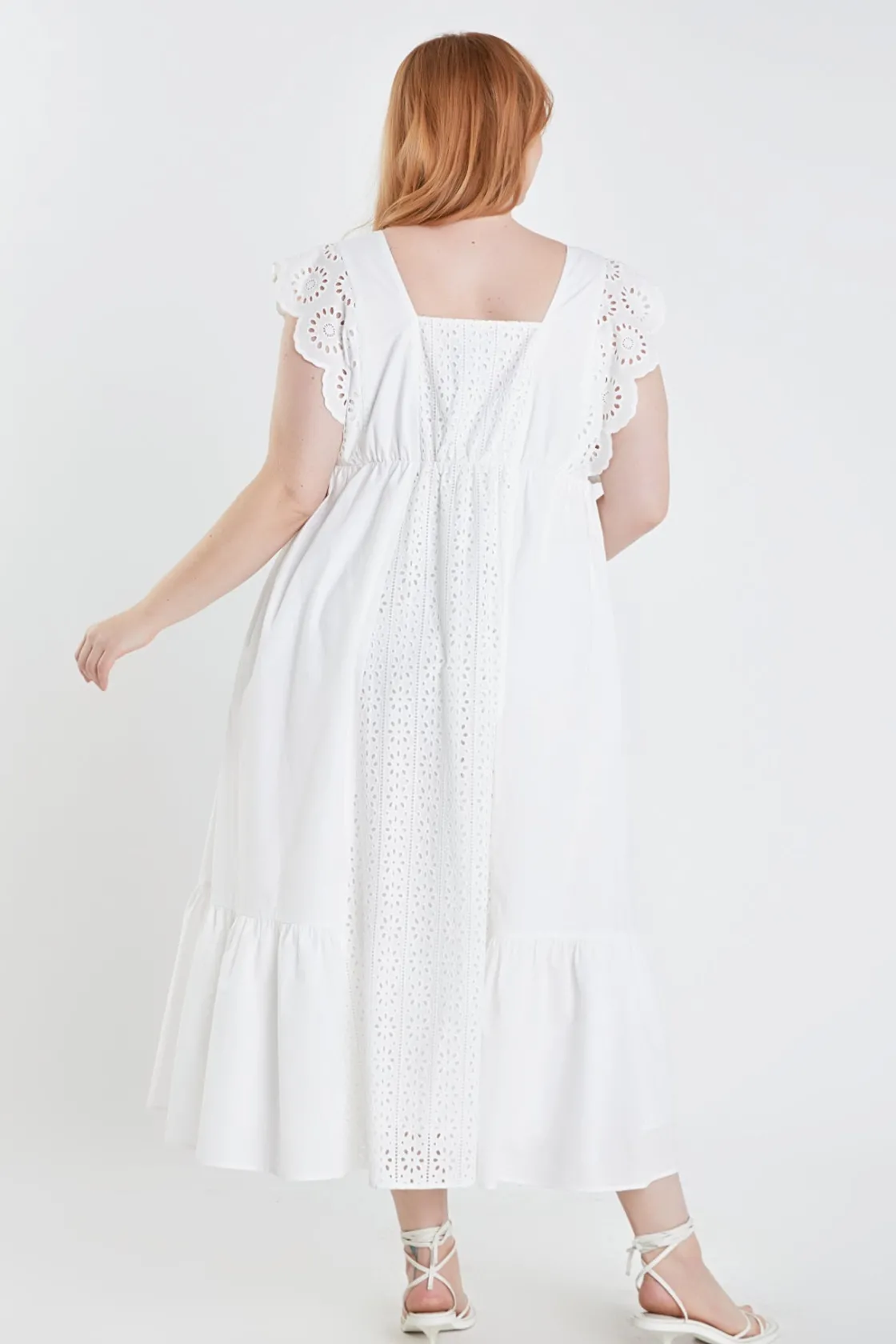english_factory__plus_siz_2-5.webp ENGLISH FACTORY Tops*- Plus Size Eyelet Maxi Dress WHITE
