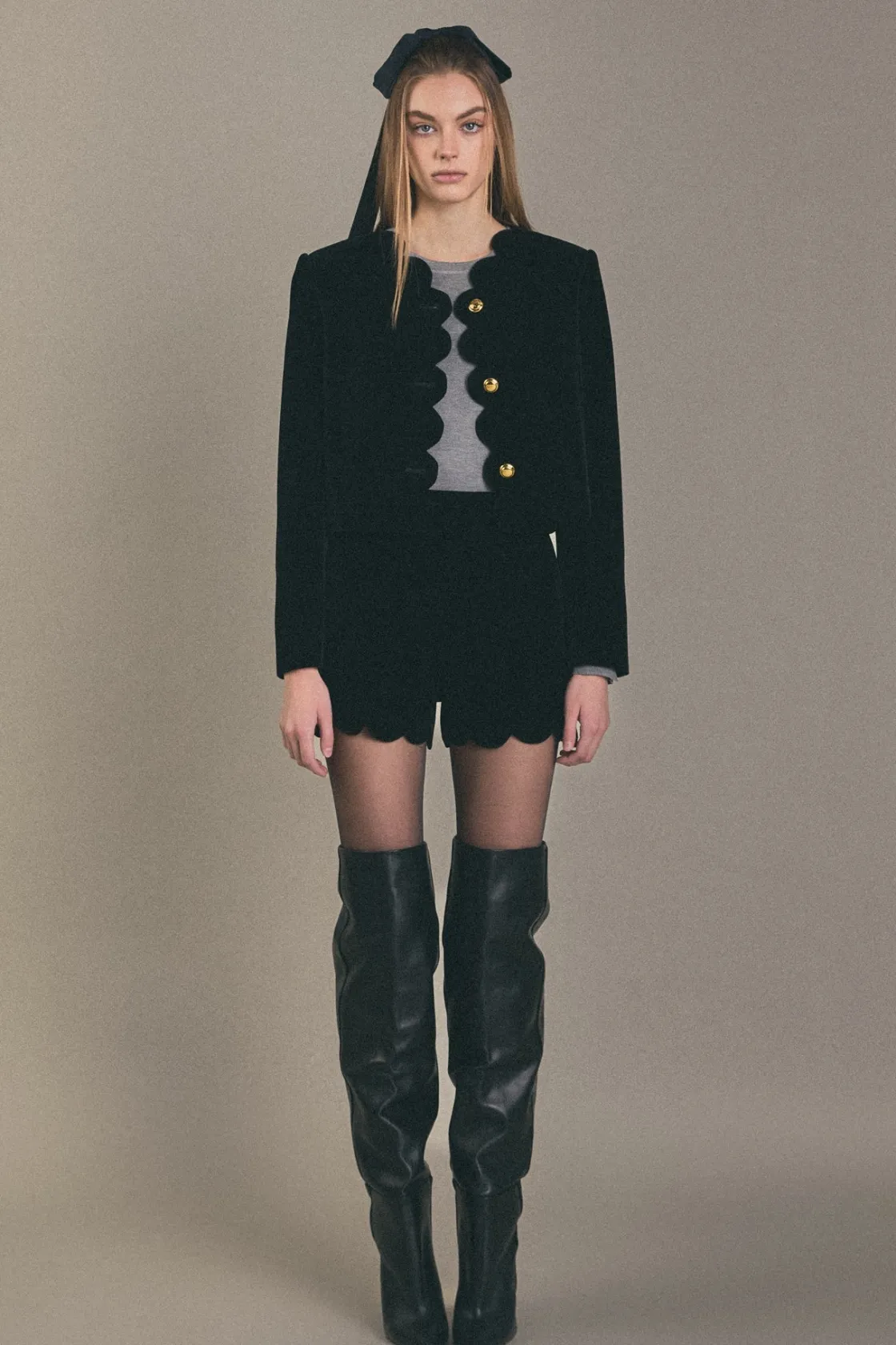 english_factory__scallop__1-12.webp ENGLISH FACTORY Matching Sets*- Scallop Velvet Shorts BLACK