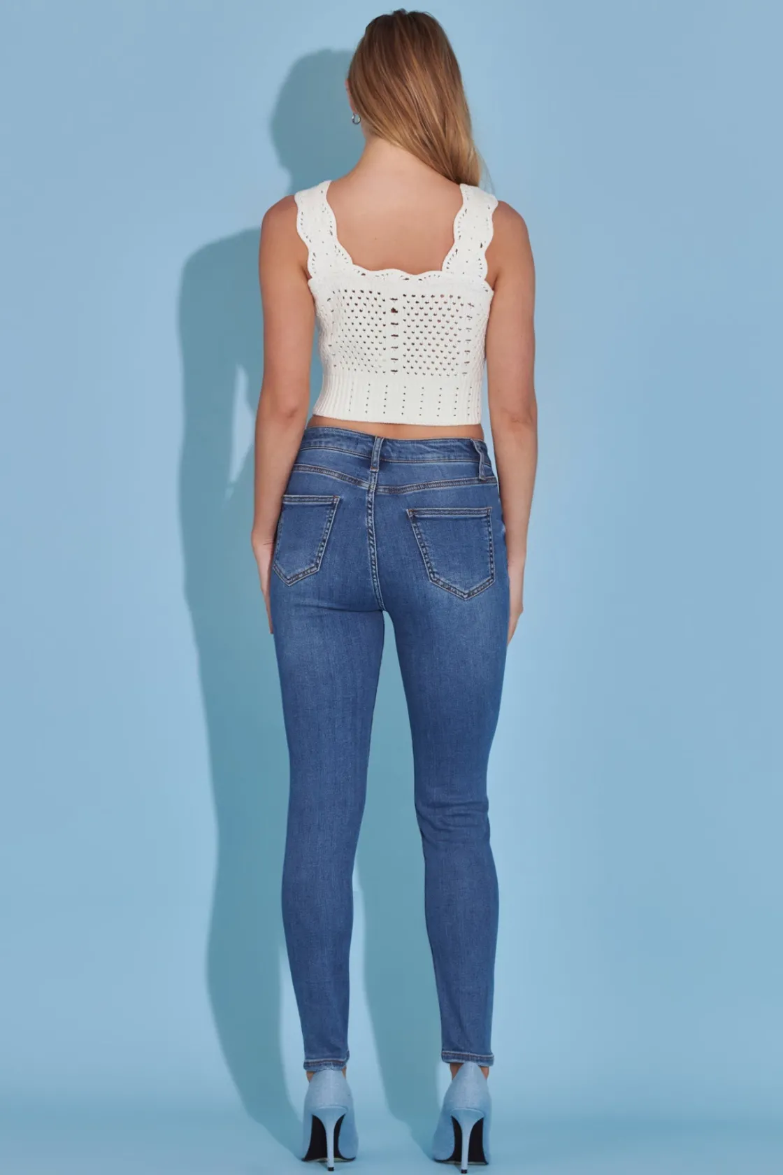 english_factory__scallop__2-13.webp ENGLISH FACTORY Sweaters & Knits | Tops*- Scallop Detail Button Detail Knit Tank Top IVORY
