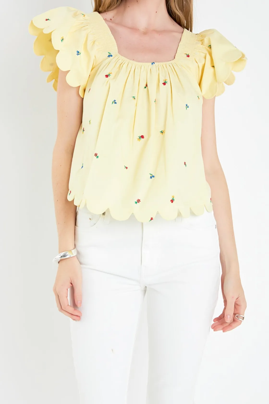 english_factory__scallope_5-1.webp ENGLISH FACTORY Tops*- Scalloped Hem Ruffle Detail Top
