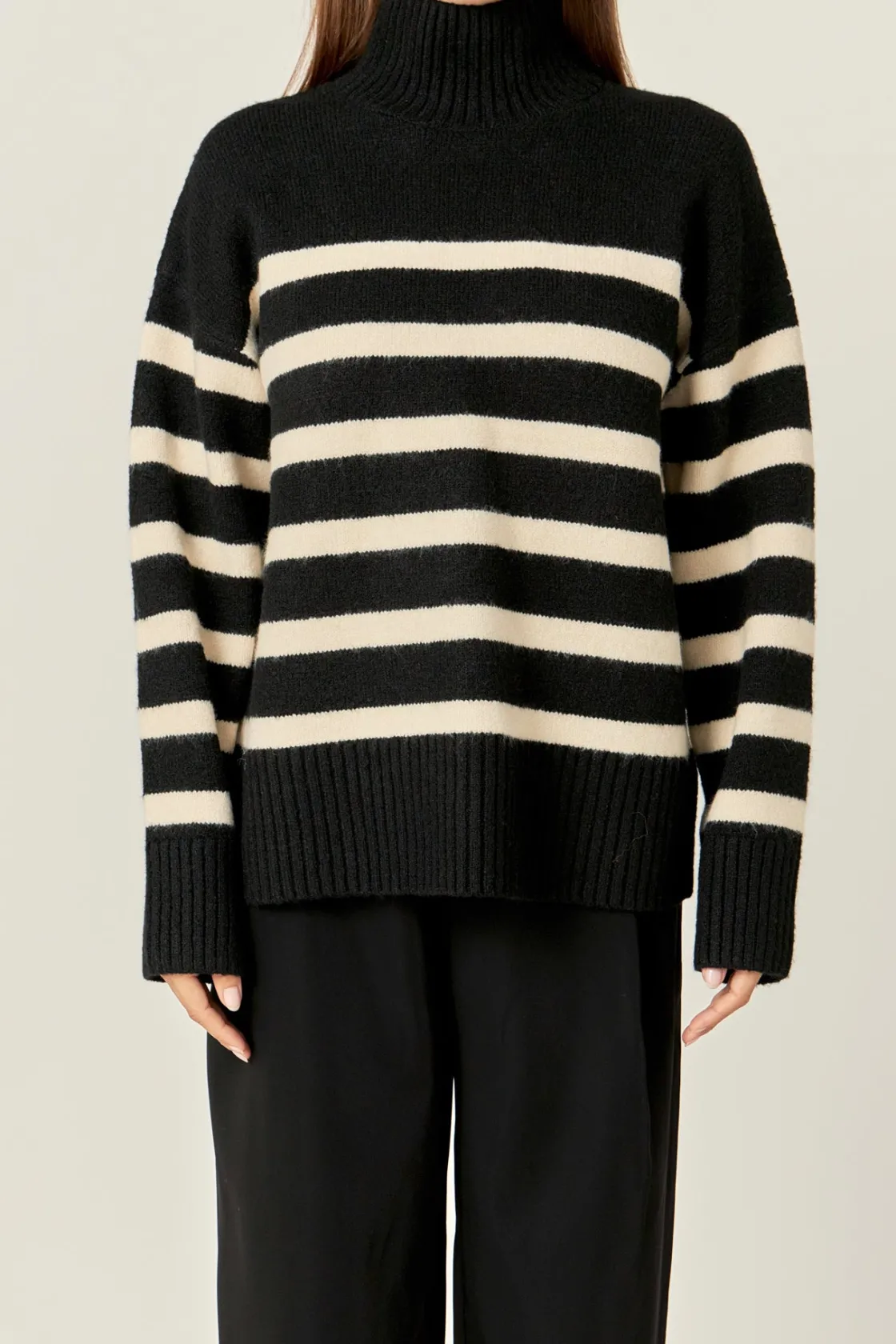 english_factory__stripe_t_0-1.webp ENGLISH FACTORY Tops*- Stripe Turtle Neck Knit BLACK/CREAM