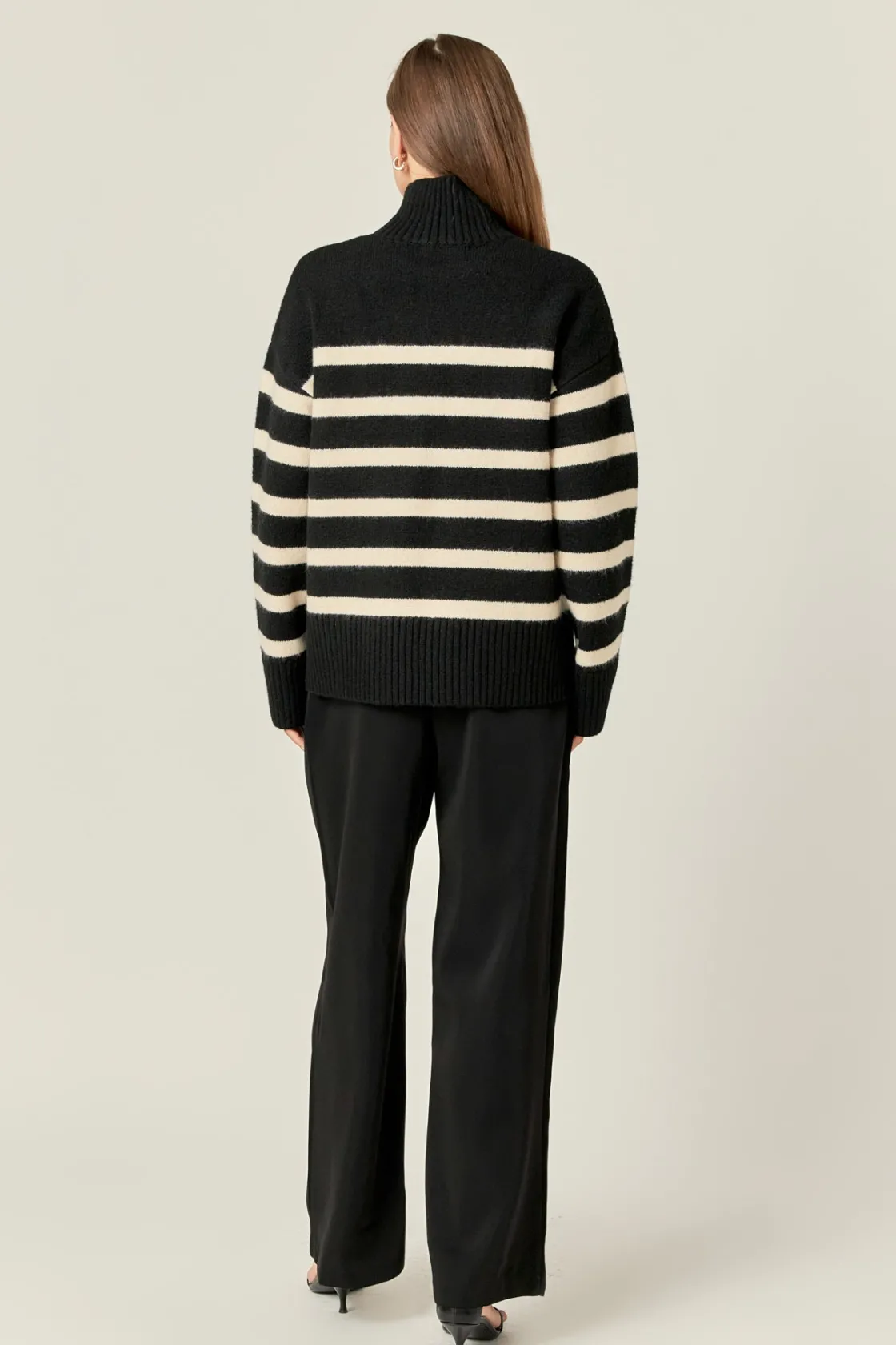 english_factory__stripe_t_2-1.webp ENGLISH FACTORY Tops*- Stripe Turtle Neck Knit BLACK/CREAM