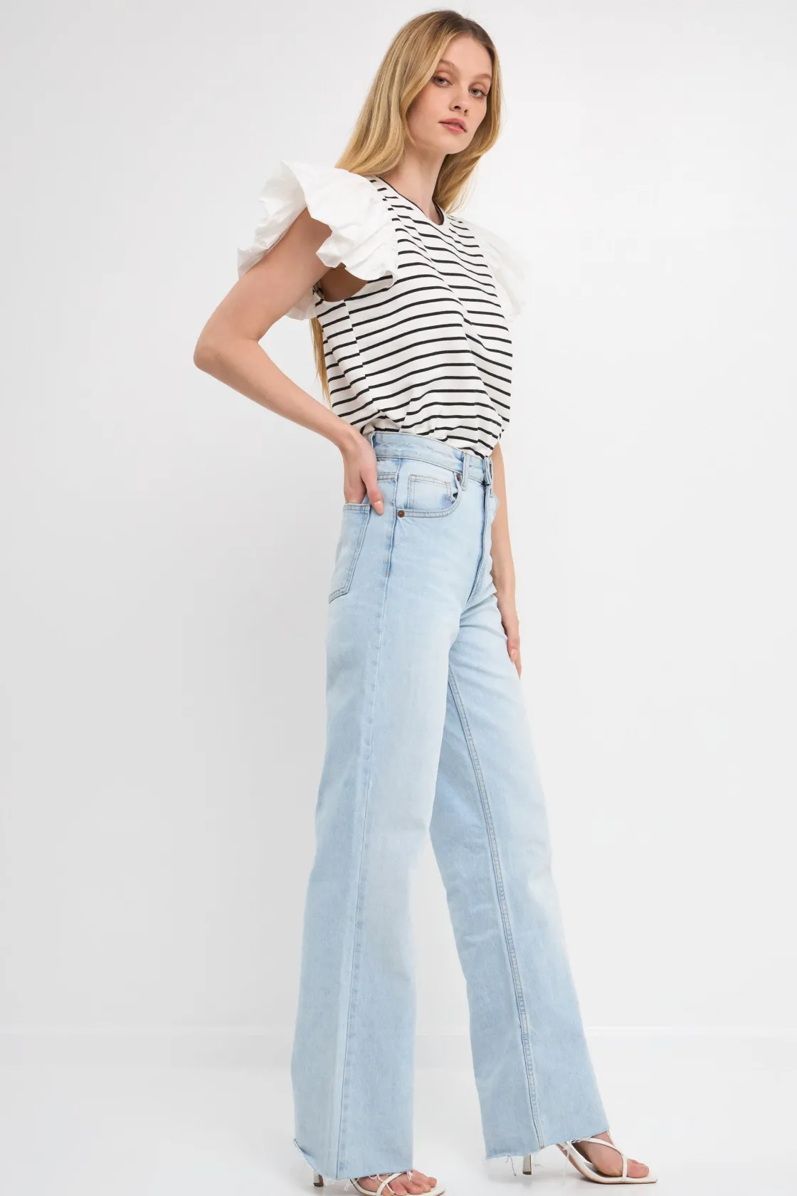 english_factory__striped__17.webp ENGLISH FACTORY Tops*- Striped Knit with Poplin Puff Sleeve Top