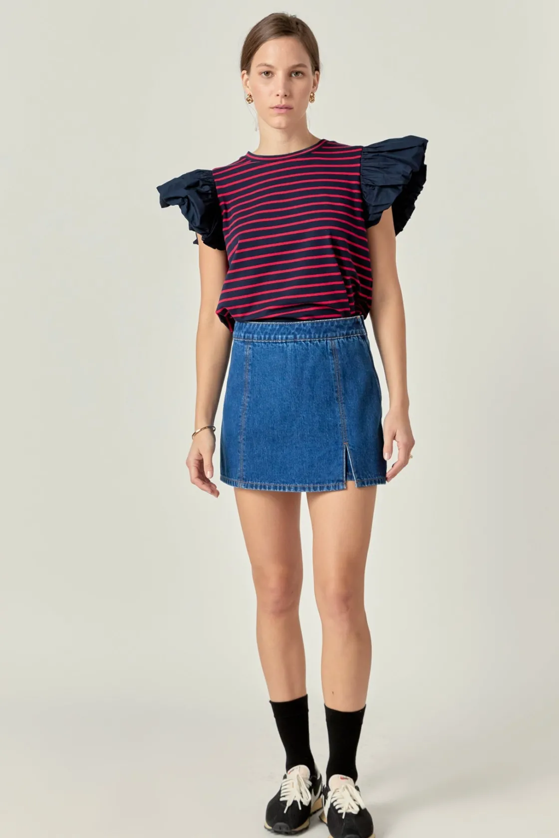 english_factory__striped__6-1.webp ENGLISH FACTORY Tops*- Striped Knit with Poplin Puff Sleeve Top