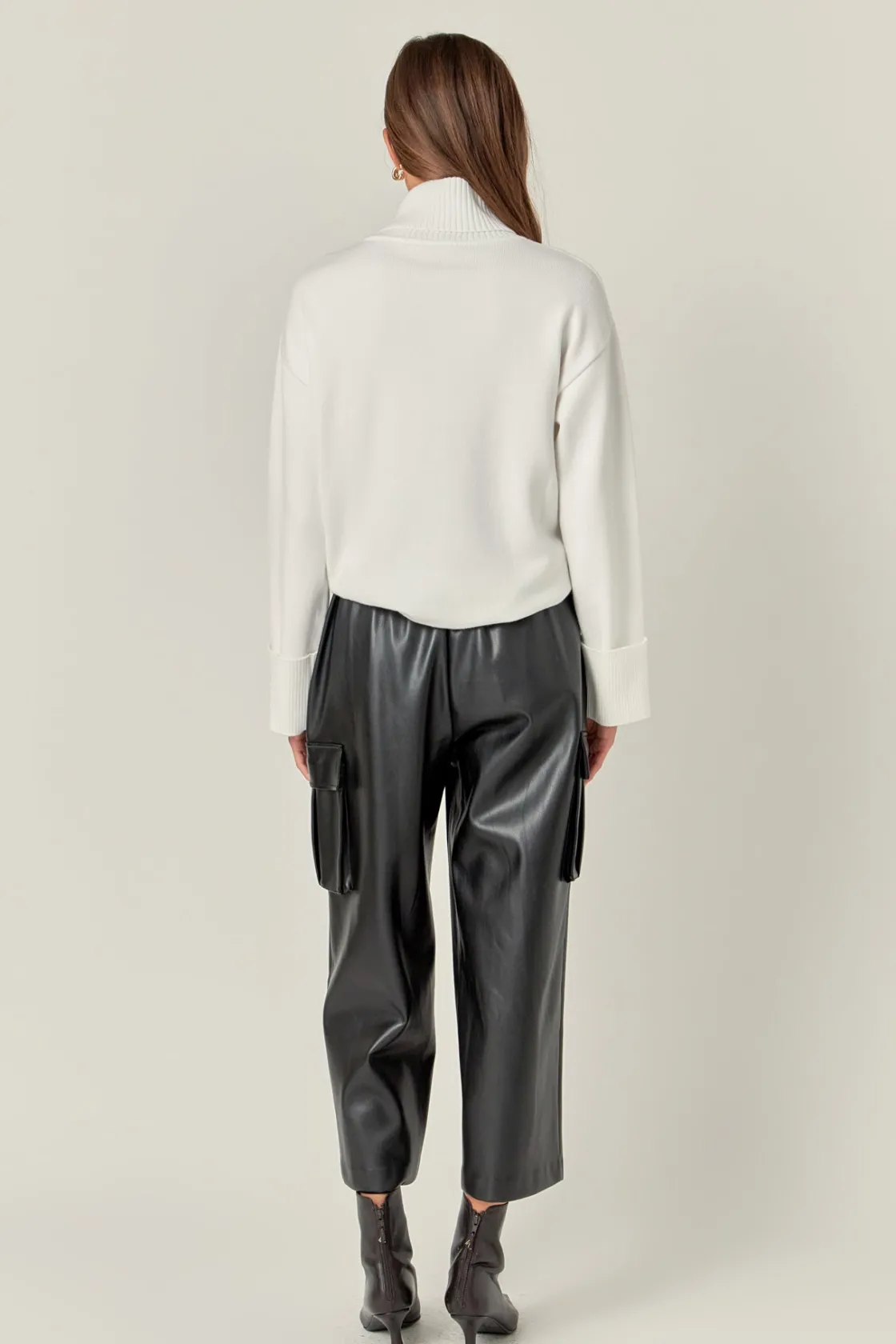 english_factory__turtle_n_7.webp ENGLISH FACTORY Sweaters & Knits | Tops*- Turtle Neck Sweater