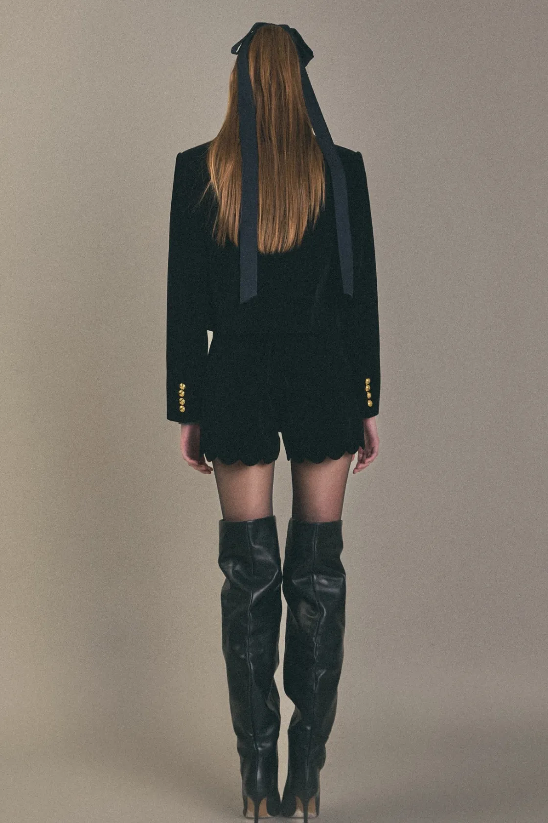 english_factory__velvet_s_2.webp ENGLISH FACTORY Matching Sets | Jackets & Coats*- Velvet Scallop Jacket BLACK