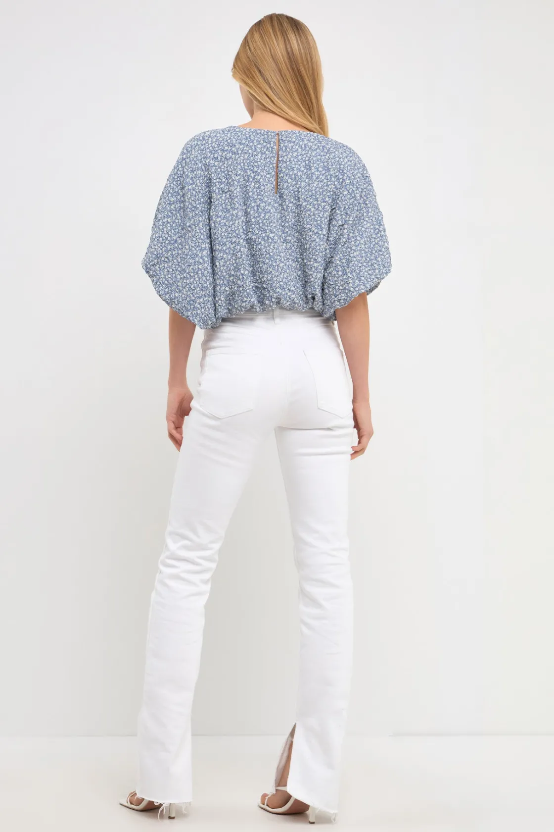 english_factory__women_wo_2-5.webp ENGLISH FACTORY Tops*- Women Woven Cropped Puff Blouse