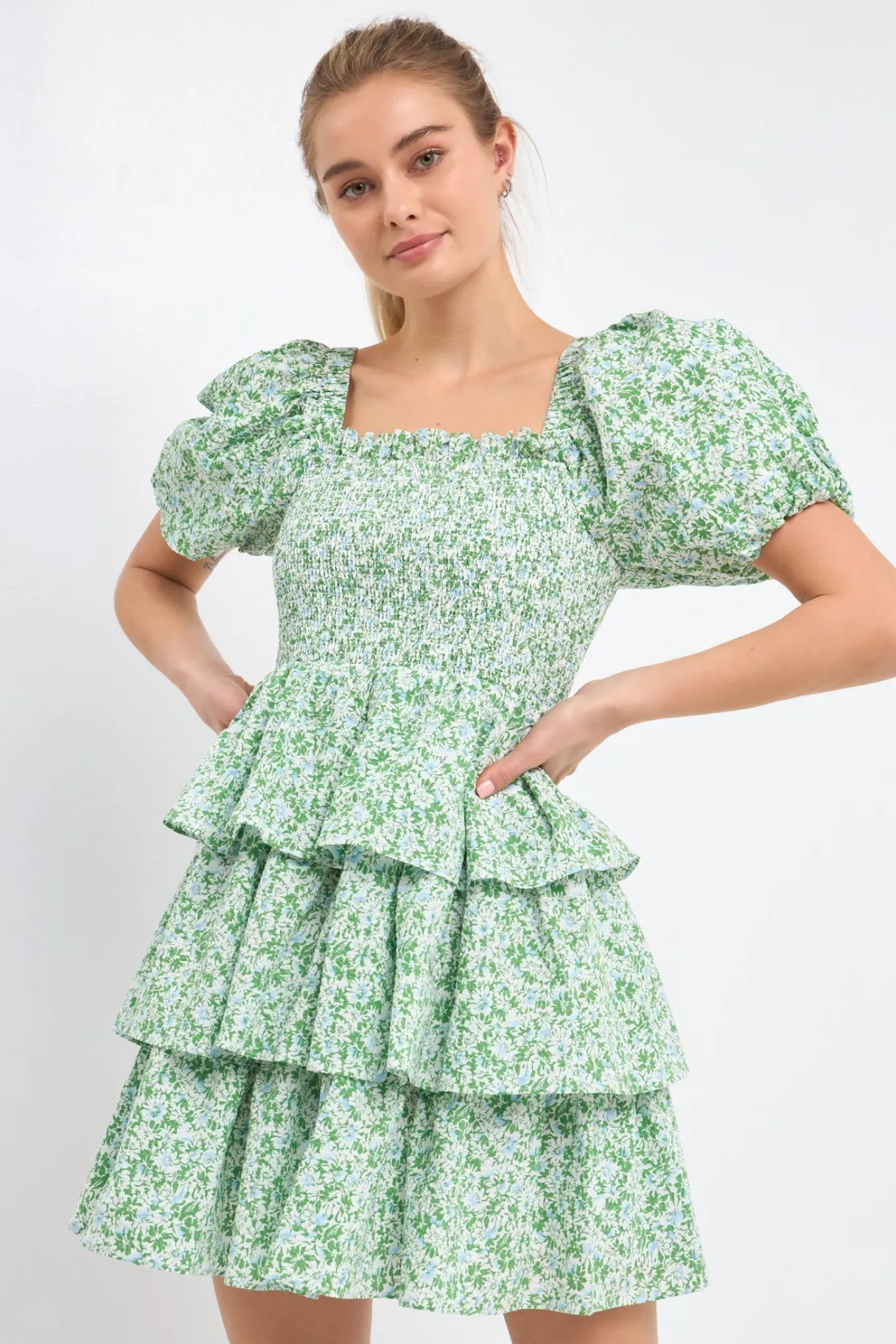 free_the_roses___crinkled_3.webp FREE THE ROSES Tops*- Crinkled Floral Linen Smocked Tiered Mini GREEN
