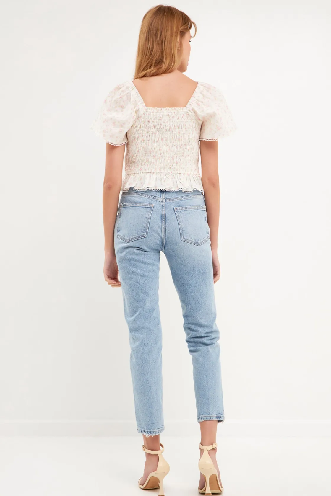 free_the_roses___floral_l_2.webp FREE THE ROSES Tops*- Floral Linen Smocked Top with Lace Trim IVORY