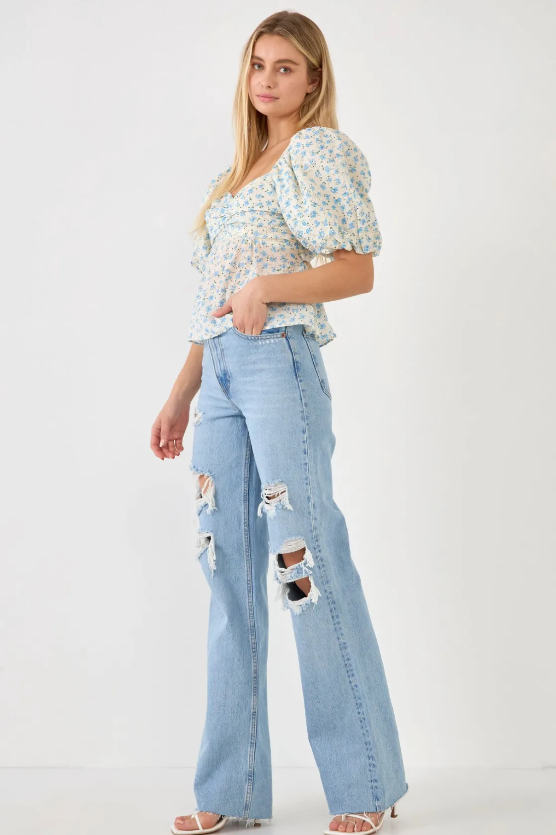 free_the_roses___floral_w_1.webp FREE THE ROSES Tops*- Floral Women Tie Back Top IVORY/BLUE