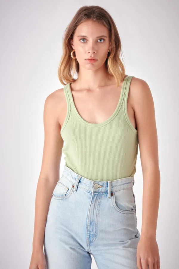 FREE THE ROSES Tops*- Raw Edge Tank Top GREEN
