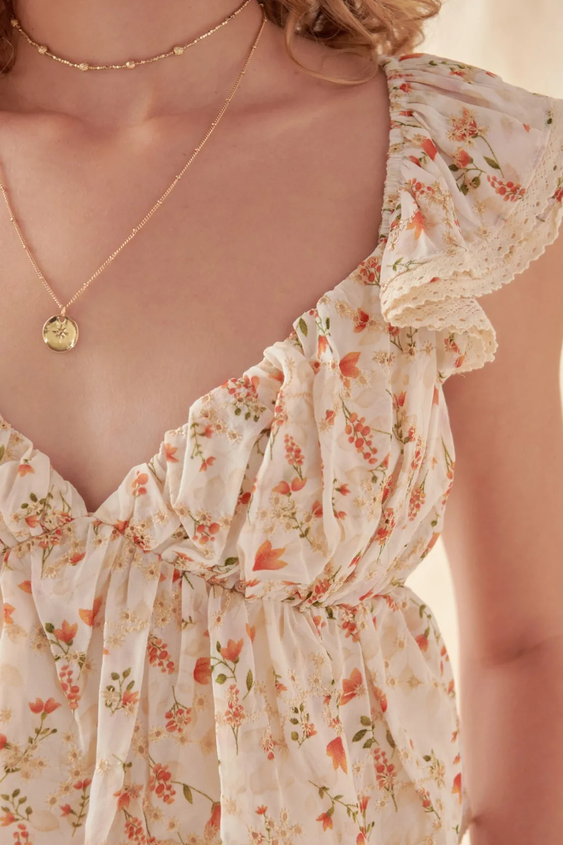free_the_roses___ruffle_s_0.webp FREE THE ROSES Matching Sets*- Ruffle Sleeve Sweetheart Neckline Top IVORYMULTI