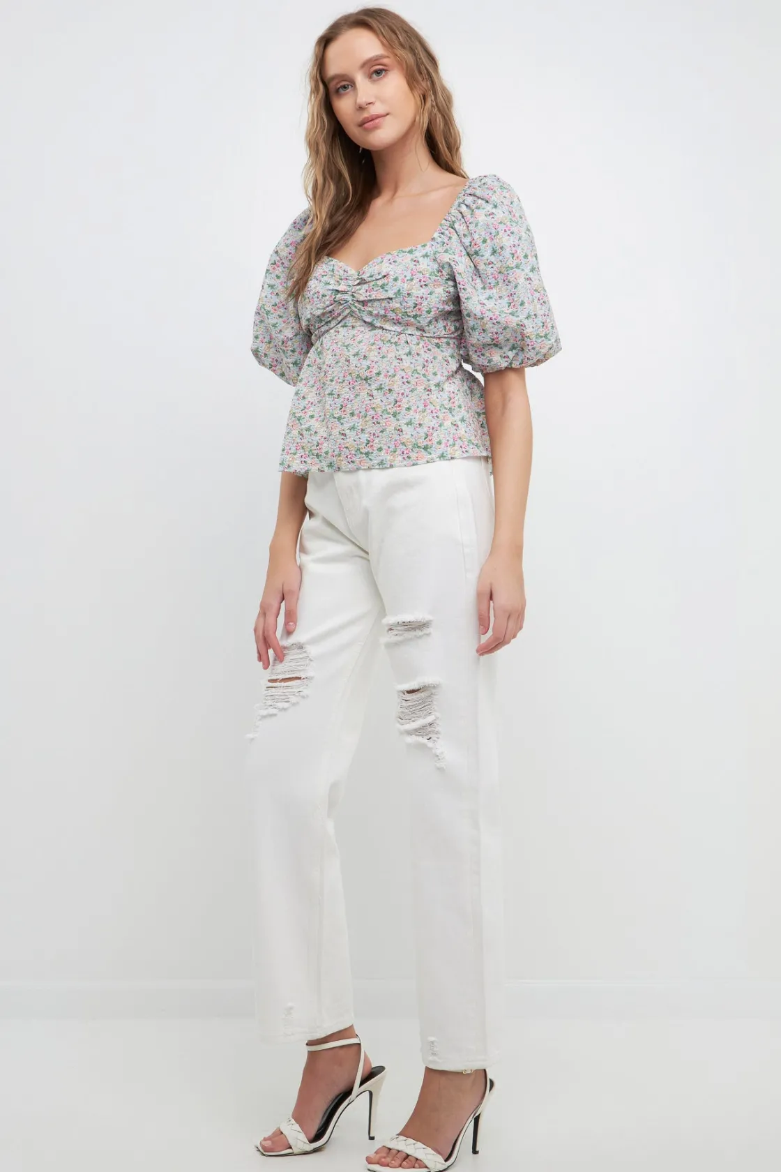 free_the_roses__sweethear_1.webp FREE THE ROSES Tops*- Sweetheart Neckline Floral Tie Back Top BLUEMULTI