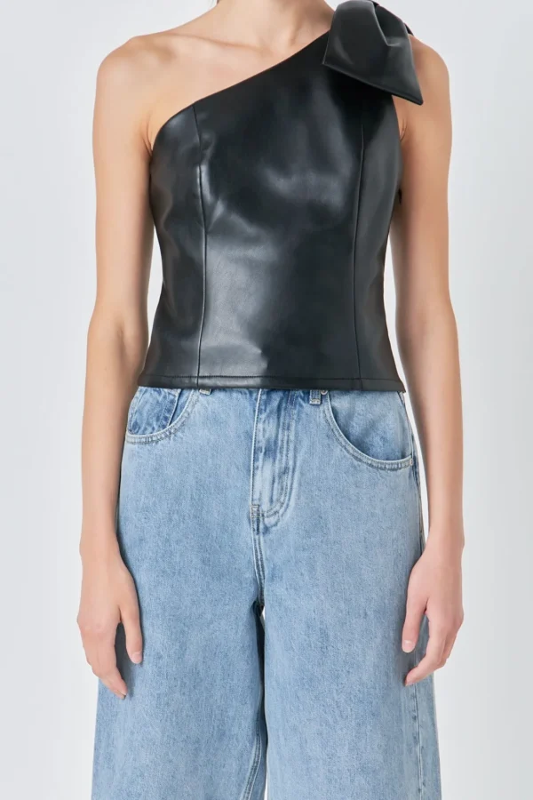 GREY LAB Tops*- Asymmetric Faux Leather Top with Bow Tie BLACK