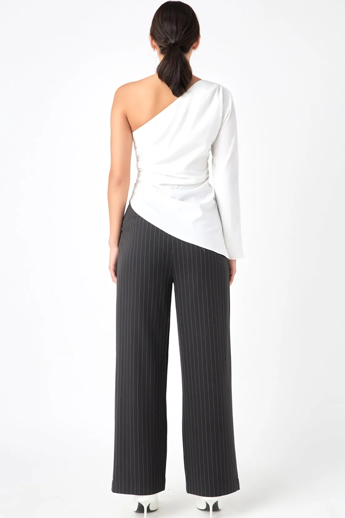 grey_lab__asymmetric_ruch_14.webp GREY LAB Tops*- Asymmetric Ruched Top