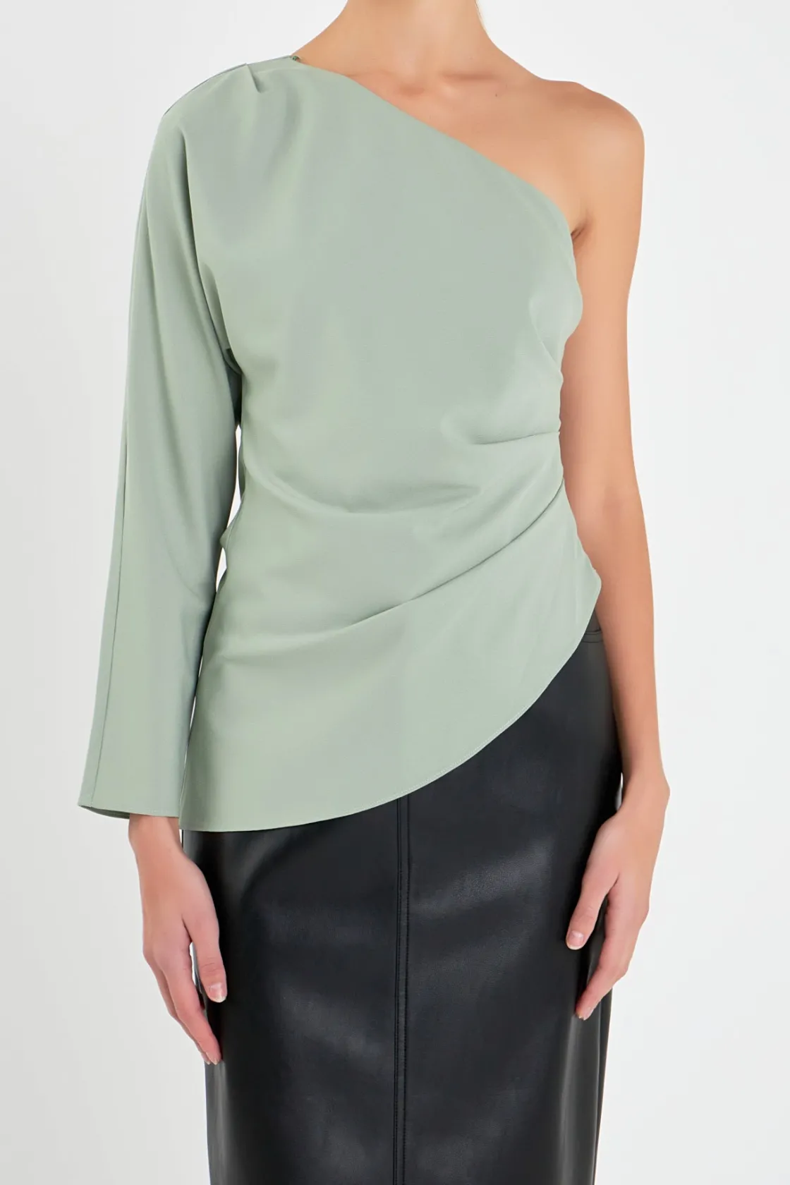 grey_lab__asymmetric_ruch_17.webp GREY LAB Tops*- Asymmetric Ruched Top