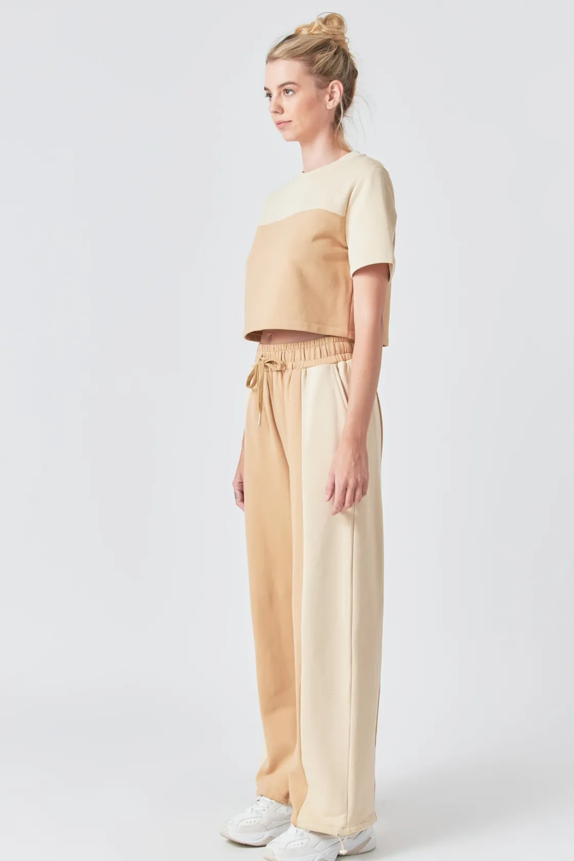 grey_lab__colorblock_loun_2-1.webp GREY LAB Loungewear | Tops*- Colorblock Loungewear Top TAN