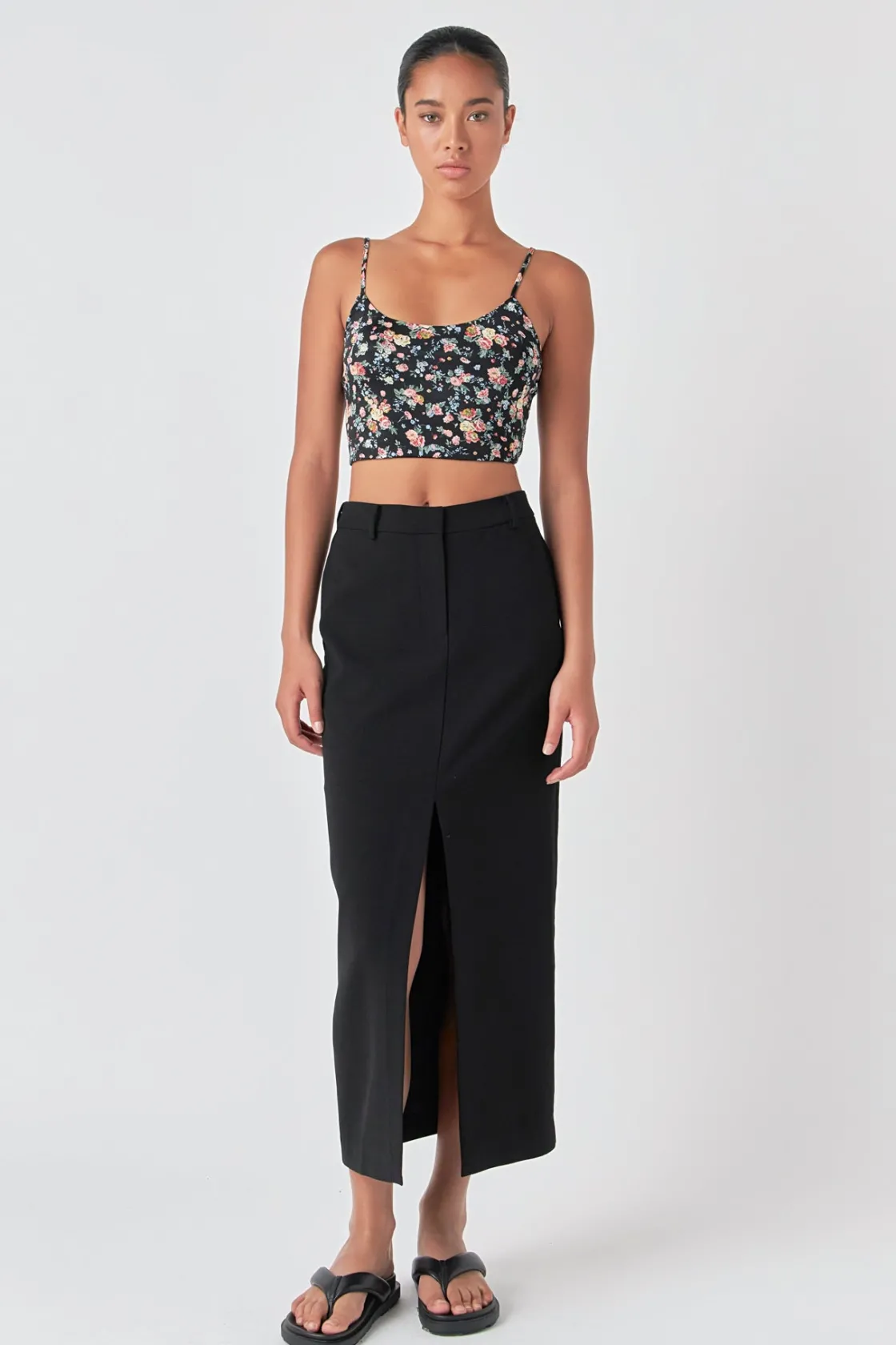 grey_lab__floral_cropped__1.webp GREY LAB Tops*- Floral Cropped Tank BLACKMULTI