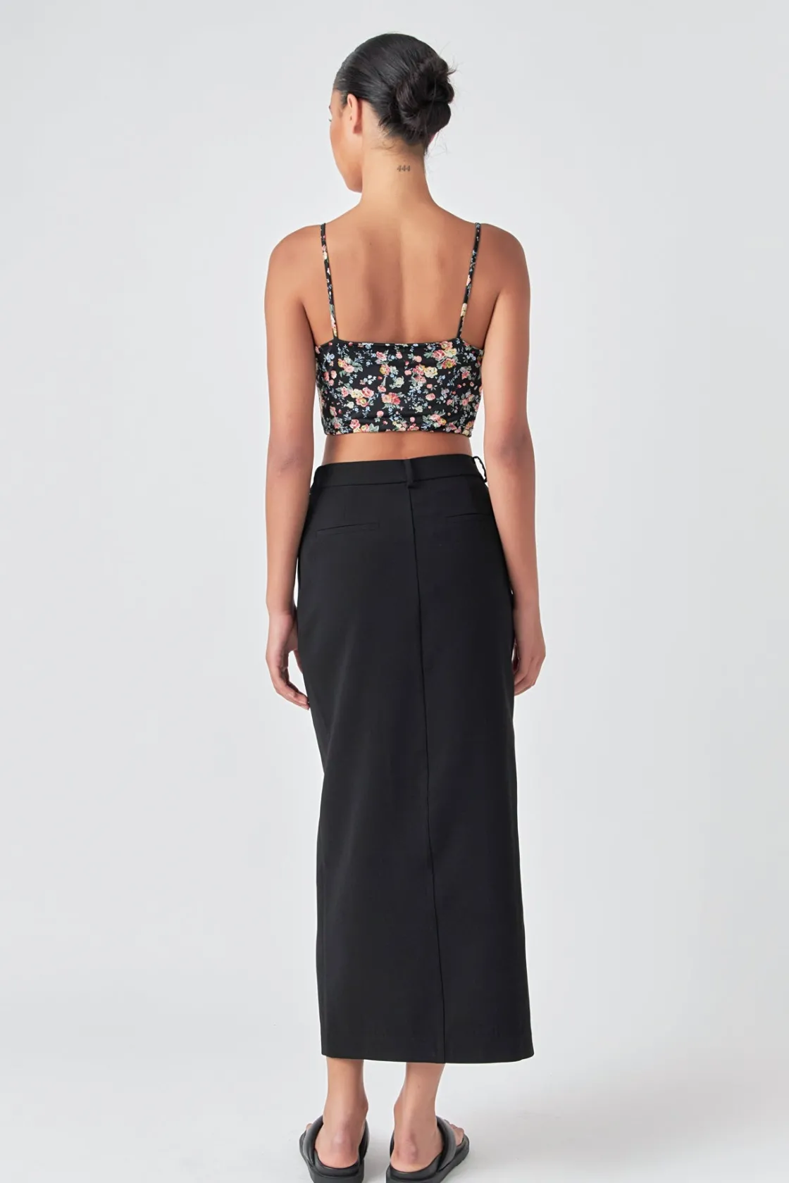grey_lab__floral_cropped__3.webp GREY LAB Tops*- Floral Cropped Tank BLACKMULTI