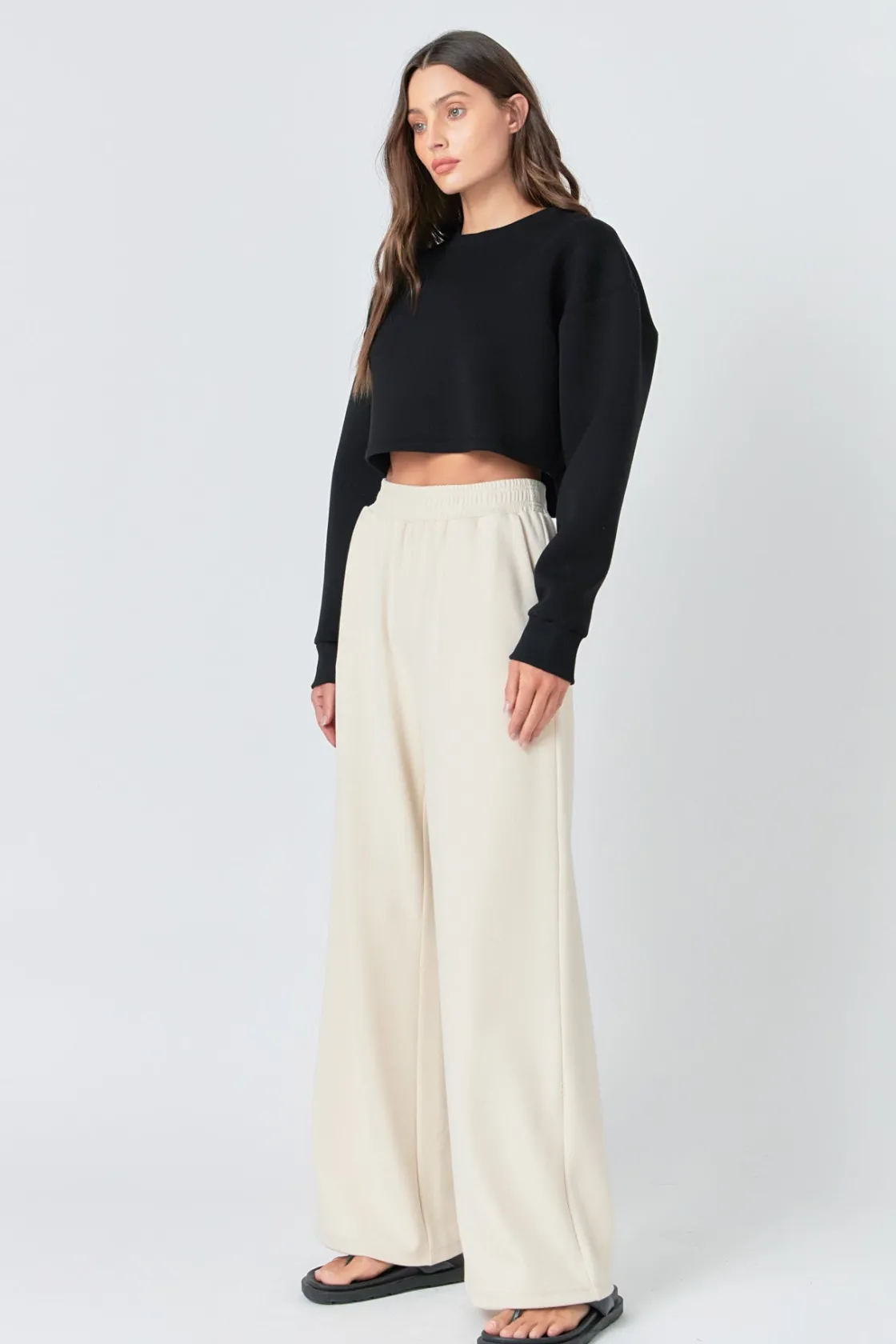 grey_lab__loungewear_crop_2.webp GREY LAB Loungewear | Matching Sets*- Loungewear Cropped Sweatshirt
