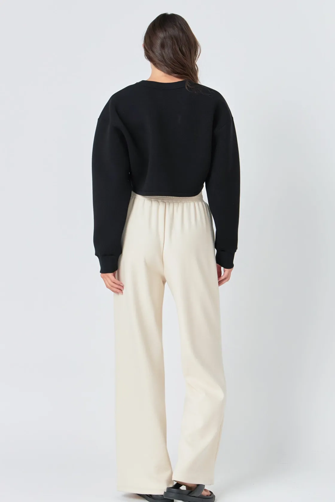 grey_lab__loungewear_crop_3.webp GREY LAB Loungewear | Matching Sets*- Loungewear Cropped Sweatshirt