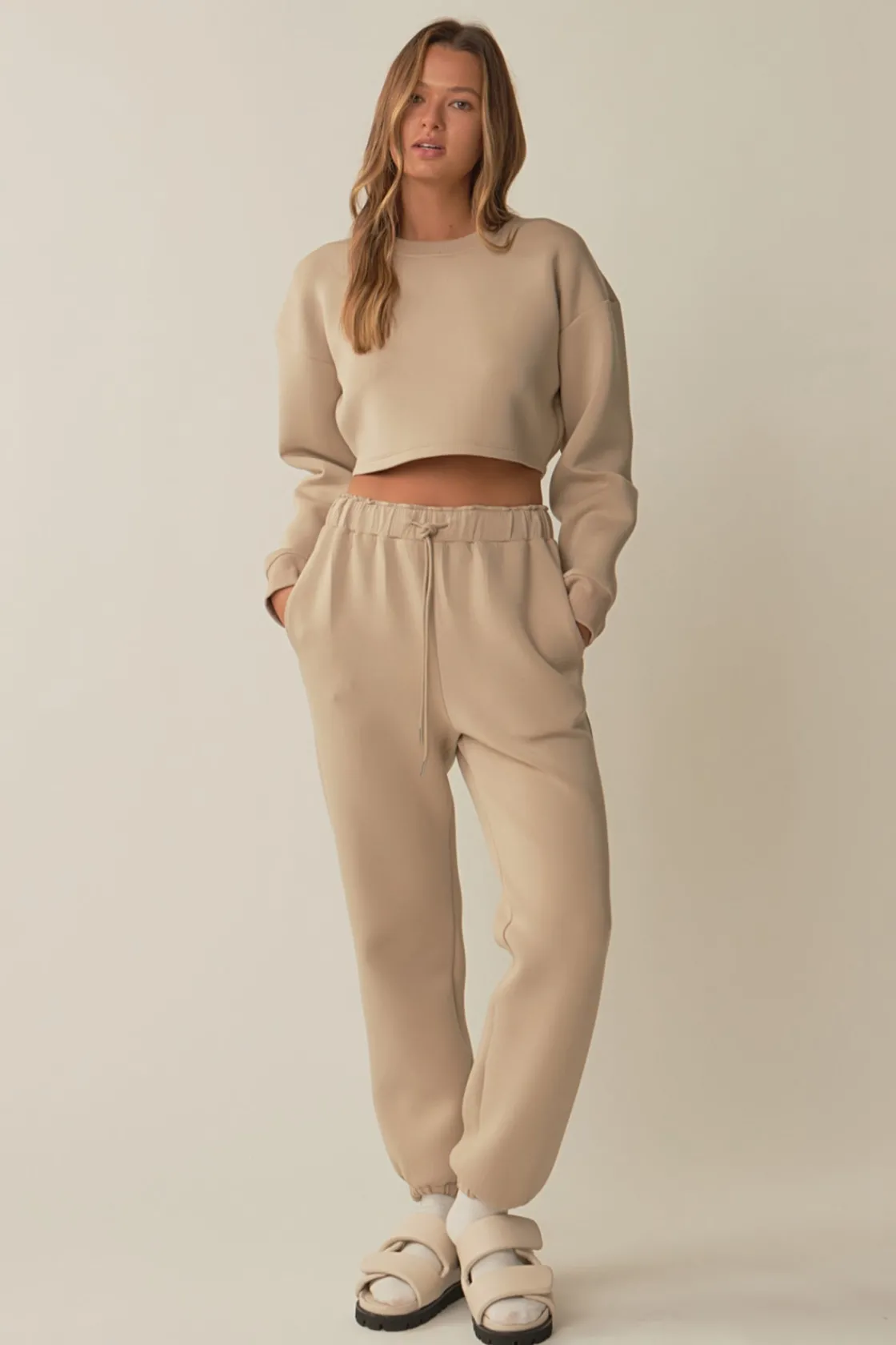 grey_lab__loungewear_crop_40.webp GREY LAB Loungewear | Matching Sets*- Loungewear Cropped Sweatshirt