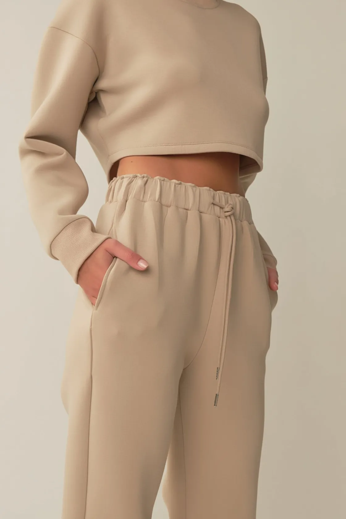grey_lab__loungewear_crop_41.webp GREY LAB Loungewear | Matching Sets*- Loungewear Cropped Sweatshirt