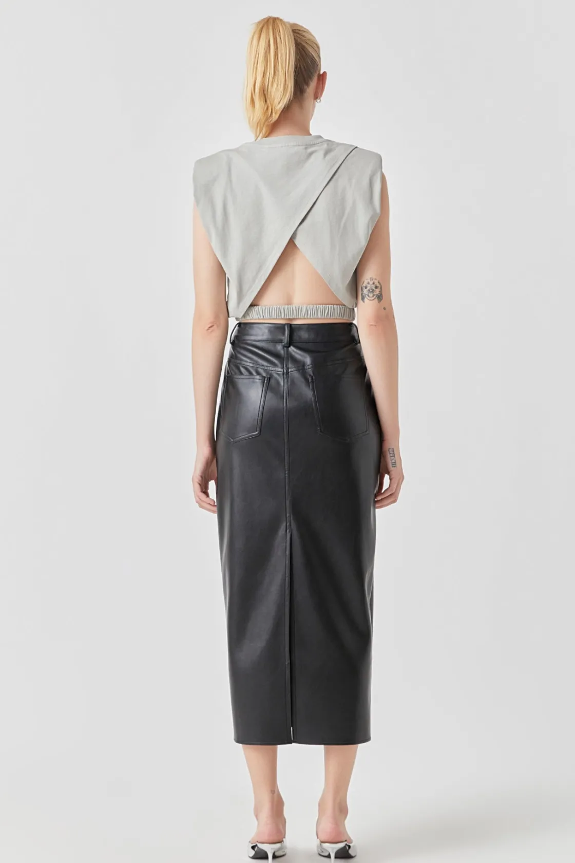 grey_lab__open_back_cropp_4.webp GREY LAB Tops*- Open Back Cropped Top