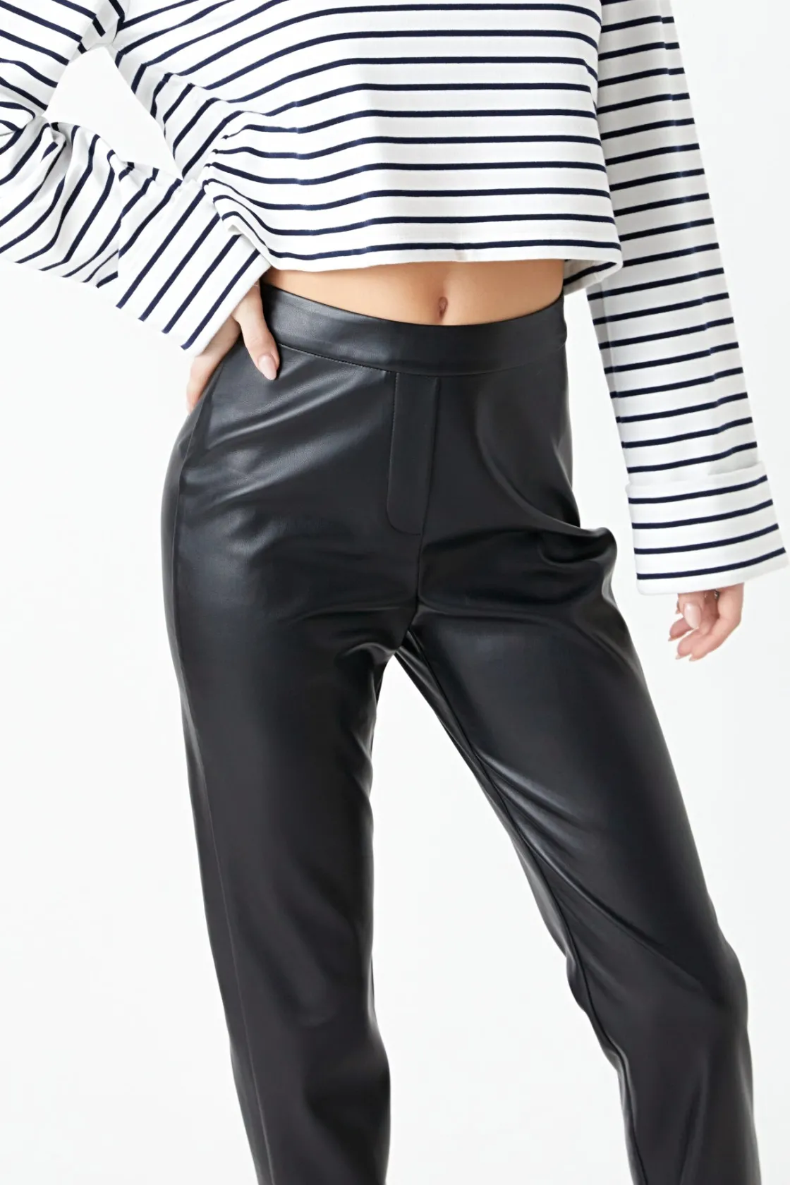 grey_lab__pu_slit_legging_2.webp GREY LAB Pants | Tops*- Pu Slit Leggings BLACK