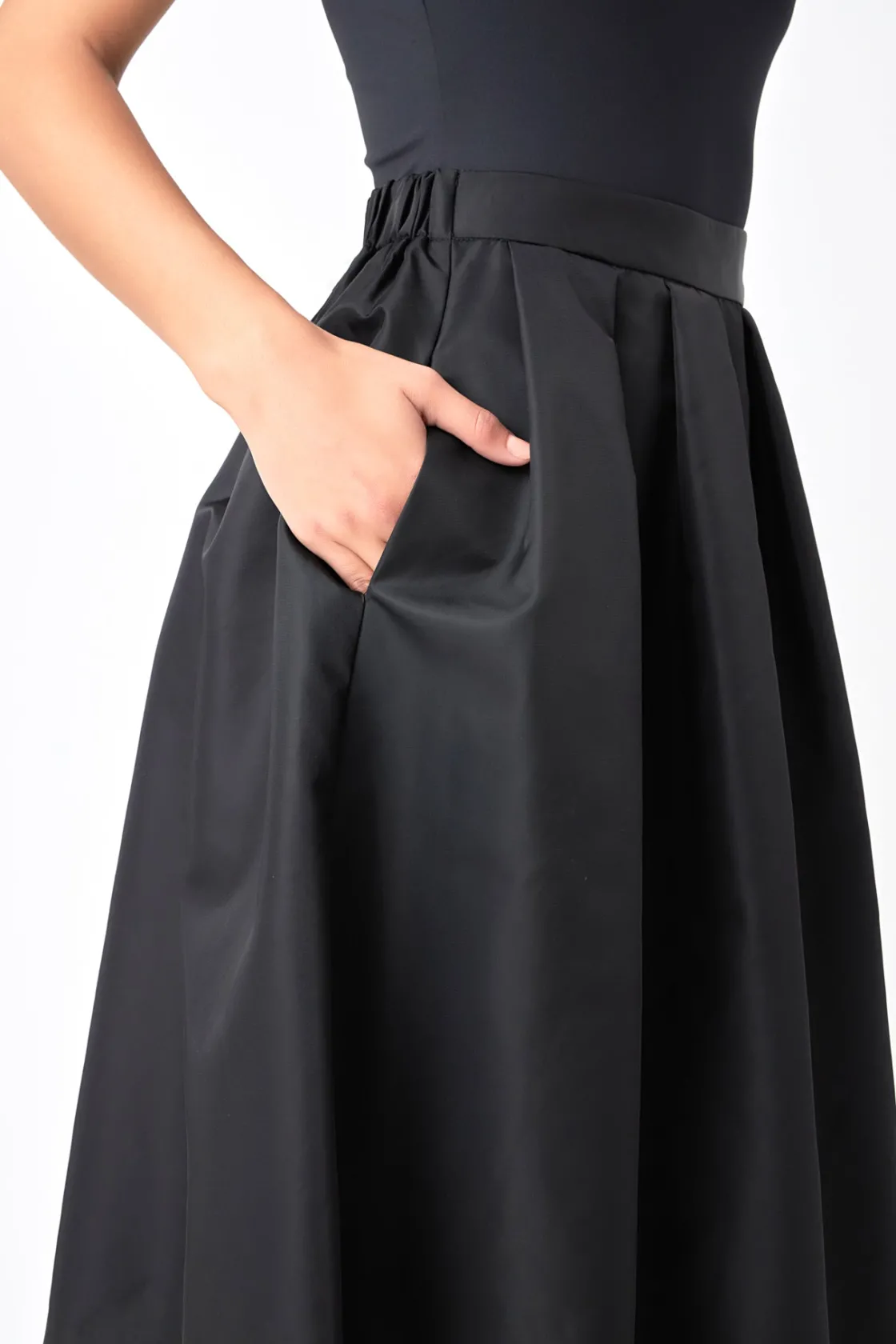 grey_lab__voluminous_midi_0.webp GREY LAB Skirts*- Voluminous Midi Skirt BLACK